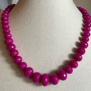 NWT Chalcedony knotted Necklace.